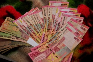 Pemkot Jakbar Pantau Pelaku Usaha Gaji Karyawan Sesuai UMP DKI