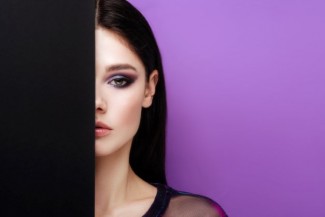 Bubah Alfian: Make Up Warna Terang Bakal Jadi Tren Tahun 2022