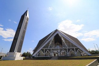 Masjid Al Fattah Stasiun Cibatu, Berkonsep Modern dan Futuristik