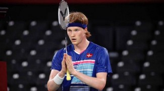 Pebulu Tangkis Top Dunia Ramaikan Charity for Bali, Jojo Sumbang Tas