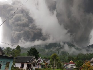 Geologi ESDM: Letusan Semeru Berkaitan dengan Curah Hujan Tinggi