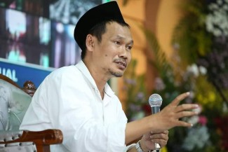 Gus Baha: Akhlak yang Baik, Puncak Keimanan Seorang Muslim