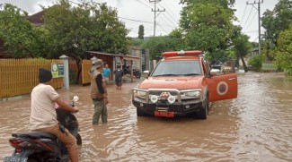Layani Warga Terdampak Banjir, BPBD Bima Siagakan Dapur Umum