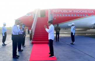 Kunjungan ke Kalbar, Jokowi Resmikan Bandara Telebian