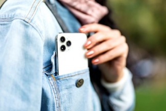 Sewa iPhone untuk Naikan Prestis, Bagaimana Pandangan Islam?