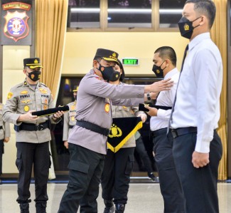 Momentum Hakordia, Kapolri Lantik 44 Eks Pegawai KPK Jadi ASN