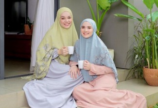 Laris Terjual, 9 Artis Ini Punya Label Hijab yang Populer di Kalangan Muslimah