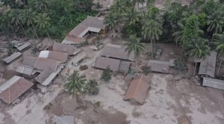 Posko Penanganan Erupsi Semeru Layani Hewan Ternak Warga