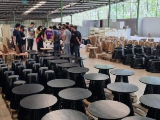 Perusahaan Furnitur di Salatiga Dukung Ciptakan Santripreneur Baru