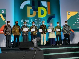 PLN Raih DUDI Awards 2021 dari Kemendikbudristek
