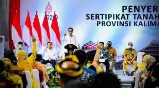 Presiden Jokowi Bagikan Sertifikat Tanah kepada Masyarakat di Kaltara