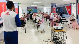 AHM Edukasi Lady Bikers Sadar Keselamatan Berkendara