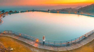 Menikmati Pesona Embung Nglanggeran, Telaga di Atas Bukit Gunung Api Purba