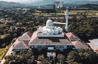 7 Potret Masjid Azzikra Sepeninggal Ustadz Arifin Ilham dan Ameer Azzikra