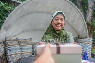 4 Alasan Islam Memandang Pentingnya Memberi Hadiah