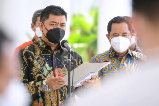Timsel Serahkan Nama Calon KPU-Bawaslu ke Presiden Jokowi