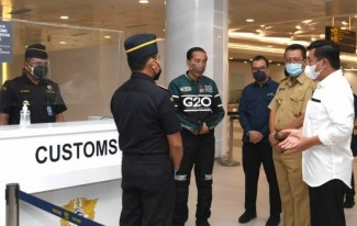 Jelang MotoGP Mandalika 2022, Jokowi Tinjau Bandara Lombok