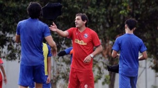 Jamu PSS, Pelatih Arema FC Bertekad Lanjutkan Tren Positif
