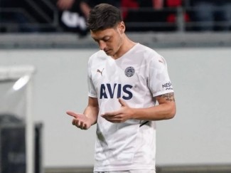 Jalan Kemanusiaan Ozil, Muslim Taat dari Lapangan Hijau Eropa