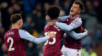 Sengit di Villa Park, Coutinho Paksa MU Bermain Imbang 2-2