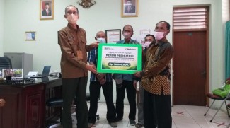 Perhutani Serahkan Bantuan Rp70 Juta untuk Pembangunan Sarana Air Bersih di Wonogiri