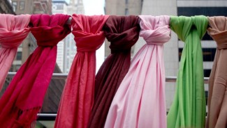 Hijab Segi Empat, Kenali Jenis Bahan dan Kelebihannya