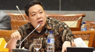 Dua Pasien Omicron Meninggal, DPR Desak Pemerintah Percepat Vaksinasi