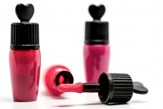 7 Lip Tint Halal dan Tahan Lama, Siap Temani Aktivitas Padat Anda