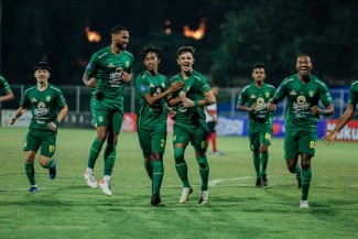 Menang atas Madura United, Aji Santoso Sesalkan Perlakuan Wasit