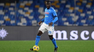 Benahi Lini Pertahanan, Barcelona Targetkan Bek Andalan Napoli Ini