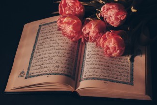 Berkah Shalawat, Umat Islam Terhindar dari Tradisi Nasrani dan Yahudi