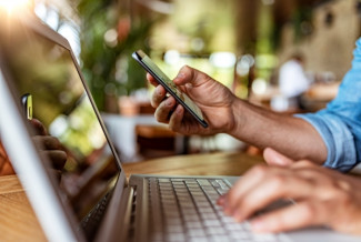 Masyarakat Indonesia Lebih Suka Dompet Digital ketimbang Kartu