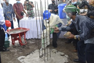 Wakil Ketua MPR RI Letakan Batu Pertama Pembangunan Ponpes NU Kalteng