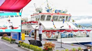 Kemenhub Resmikan Kapal Wisata Buatan Dalam Negeri di Labuan Bajo