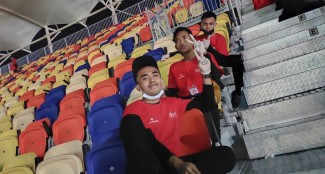 Di Balik Kesuksesan MotoGP, Ada Petugas Kebersihan yang Kewalahan