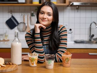 Sambut Ramadhan, Fore Coffee Gandeng Amanda Rawles Rilis Menu Kopi Baru