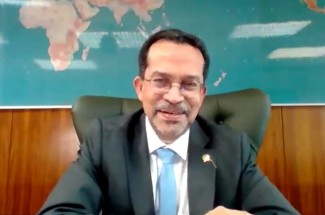 Jaga Keseimbangan Hidup, Dubes RI Spanyol Kerap Blusukan