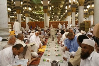 Itikaf dan Iftar di Haramain Diizinkan, Warga Sambut Gembira