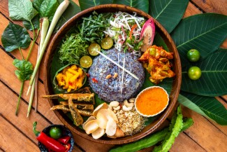 Birunya Nasi Kerabu, Sajian Pas untuk Sahur Akhir Pekan