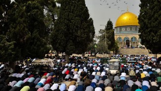Shalat Jumat Pertama Ramadhan, Umat Muslim Padati Masjid Al-Aqsa