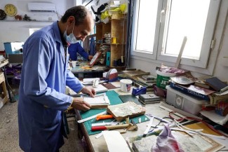 Ramadhan di Libya, Relawan Restorasi Al-Qur’an Tua dan Rusak