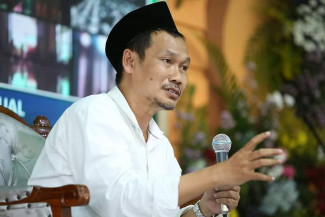 Alasan Gus Baha Selalu Pakai Baju Putih, Pakaian Disunnahkan Rasul