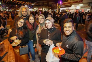 Keseruan Pasar Ramadhan di Sydney, Bisa Cicipi Burger Unta