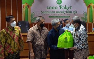 UAD Berbagi Salurkan 2.000 Paket Santunan untuk Duafa