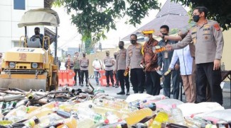 Polda DIY Musnahkan Ribuan Miras Hasil Operasi Pekat