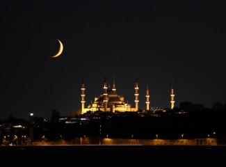 4 Tanda Orang Dapat Lailatul Qadar Menurut Komisi Dakwah MUI