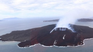 Tinjau Gunung Anak Krakatau, BNPB Imbau Warga Tingkatkan Kesiapsiagaan