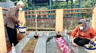 Simak, Begini Adab Ziarah Kubur Sesuai Syariat