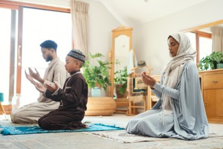Doa Mohon Perlindungan Diri dan Keluarga dari Bahaya LGBT