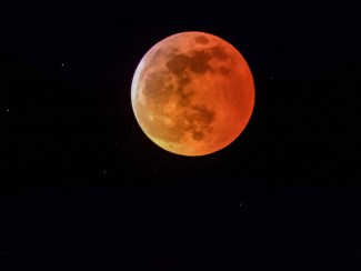 2 Jam Lagi, Tonton Live Streaming Gerhana Bulan Total di Sini!